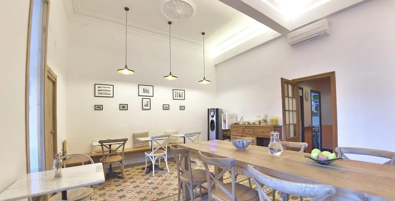 Hostal Girona Barcelona 2*,