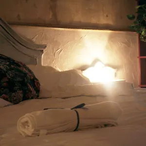  Albergue Bed & Art