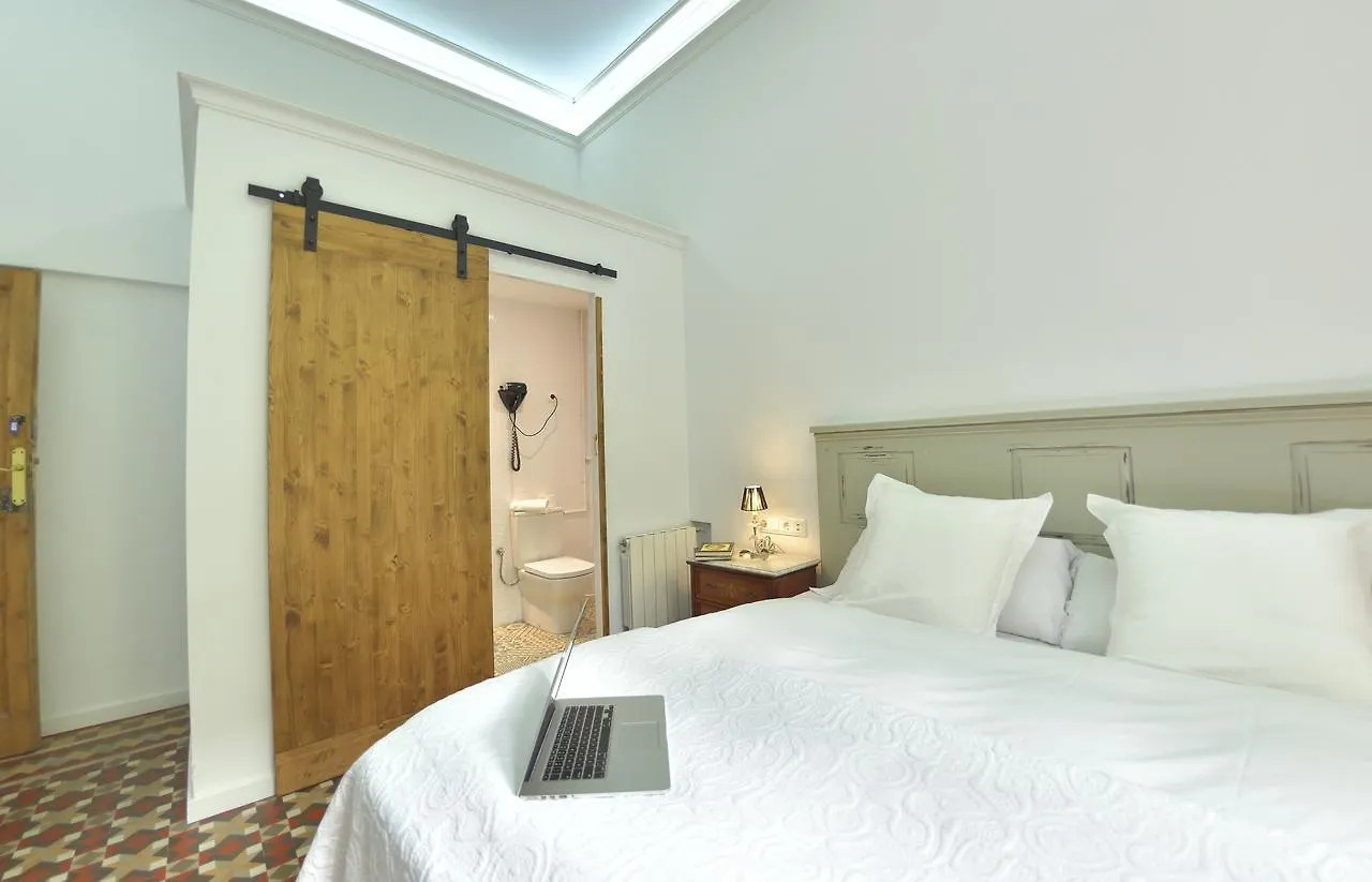 Hostal Girona Barcelona