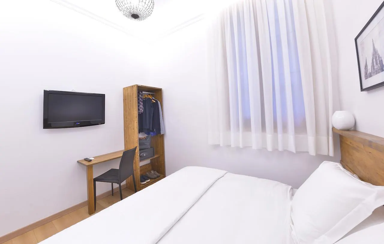 Hostal Girona Barcelona España